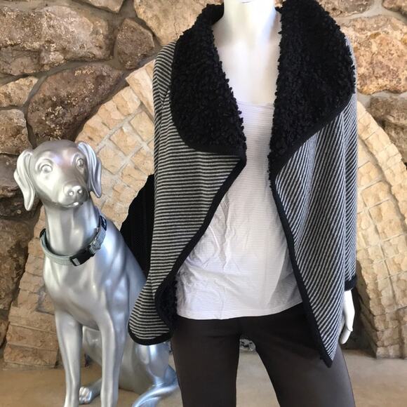 Double Zero Black White Sherpa Collar Tie Front Sweater Women's Size Small - Picture 2 of 11